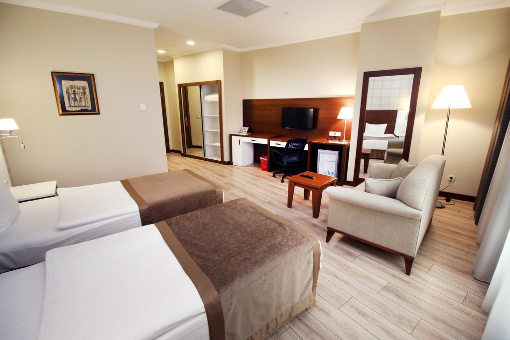 Boss Hotel Sincan Exterior foto