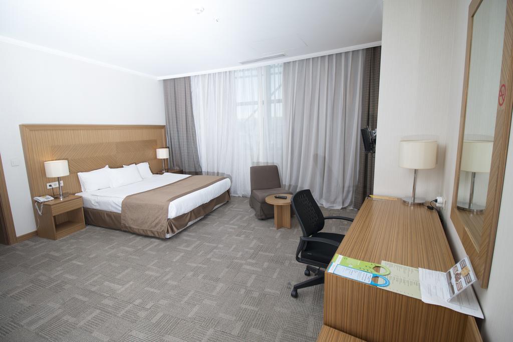 Boss Hotel Sincan Exterior foto