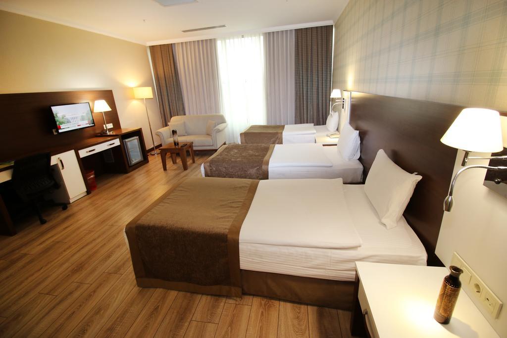 Boss Hotel Sincan Exterior foto